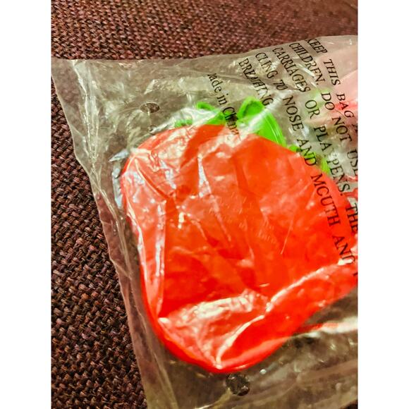 Strawberry Shortcake Vintage with Custard Cat 3 inch PVC Figure or Cake topper - Picture 3 of 7